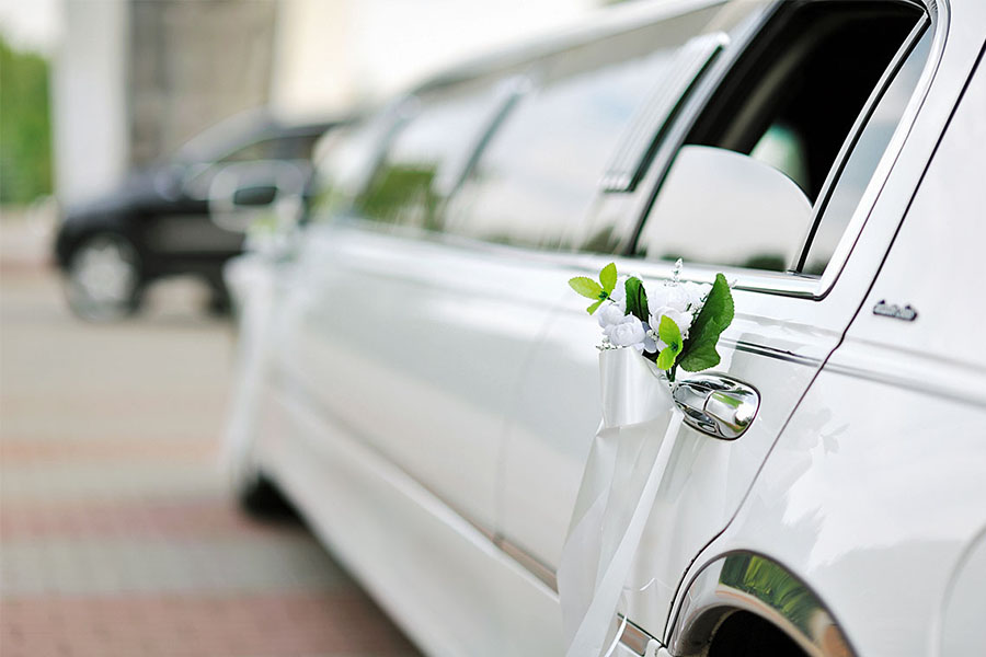 What Are the Key Benefits of Using a Limo Service for Weddings?